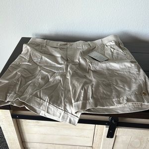 NWT womens tab classic utility shorts